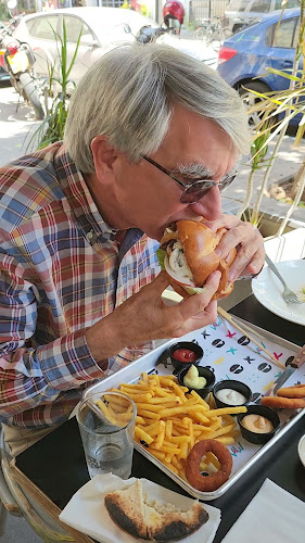 Vegan J17 - הטבעונית J17 - הסעדה