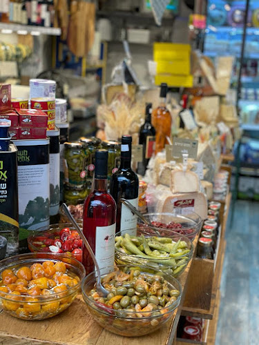 מעדני צדקיהו - הסעדה