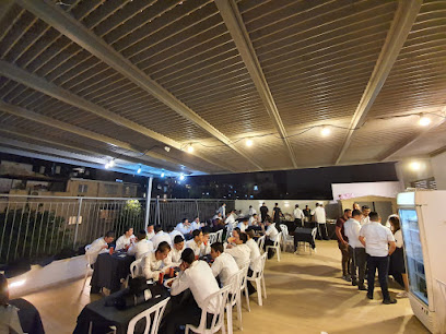 מסעדת ליל שישי בגג