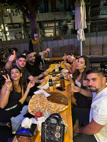 פיצה בוטיק Boutique Pizza אלנבי 44 - הסעדה