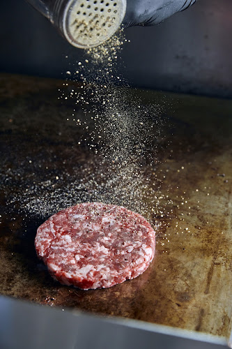 M32 burger - הוד השרון