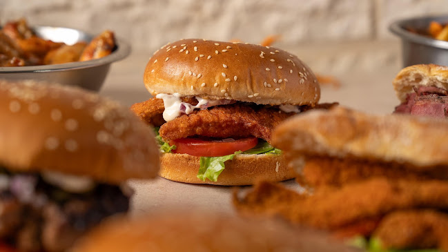 צ׳יקן בורגר - הסעדה