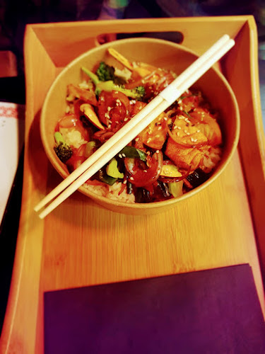 כימרה בר אסייאתי - הסעדה