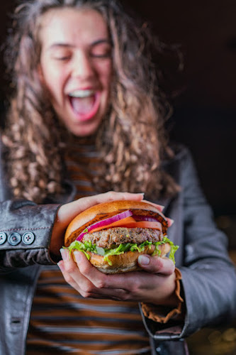 גרנד קניון, דרך שמחה גולן 54, חיפה