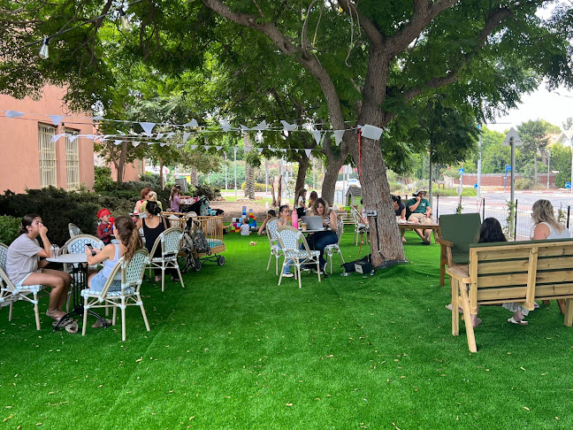 עגלת קפה נוגה - הסעדה