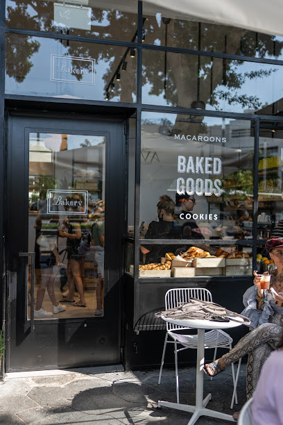Bakery - בייקרי צינה כיכר דיזנגוף
