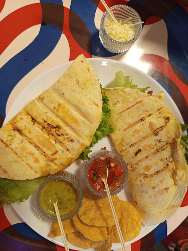 Coffee & Salads YanArt - חיפה