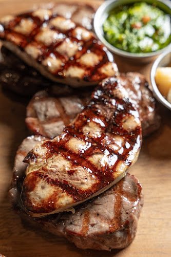 בוארון (שלושת הקצבים) - הסעדה