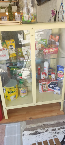 Coffee & Salads YanArt - הסעדה