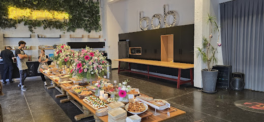 מעדנייה מקומית