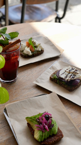 Comentarii opinii despre Timothy Café