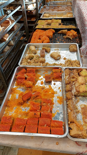 בן ציון גליס פינת, משה שוולב 30, פתח תקווה