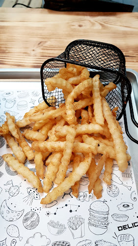 נייבירו NIBIRU - הסעדה