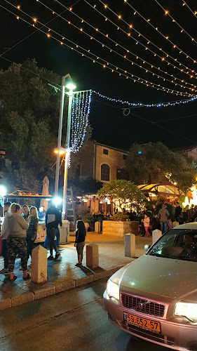 פטוש - הסעדה