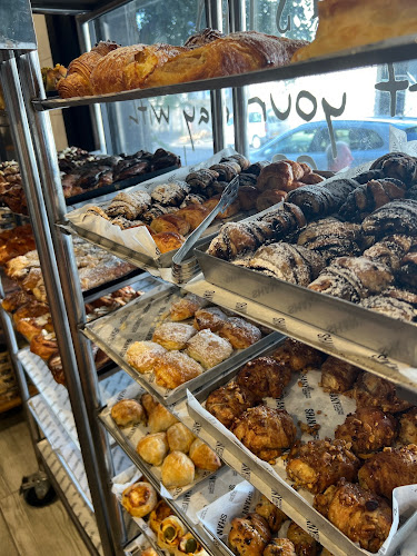 Opinii despre קונדיטוריה שני חנות המפעל în חיפה - הסעדה