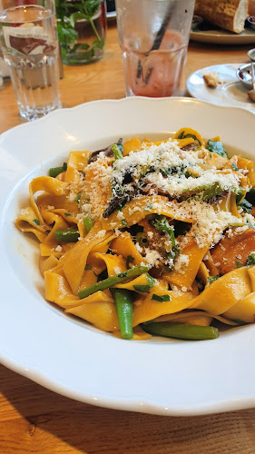 קפה נאדי - הסעדה