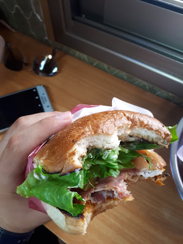 סנדוויץ' בר ברכה - חיפה