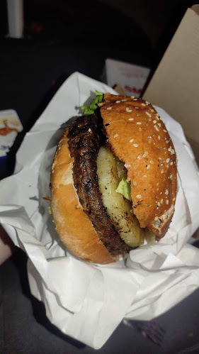 אגאדיר בורגר דרורים - הסעדה