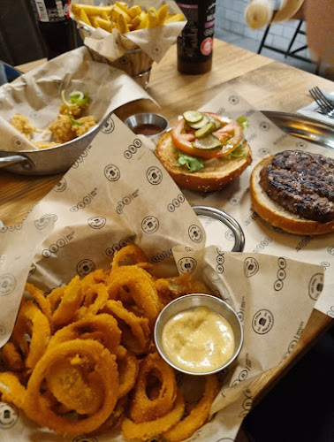 מסעדת BBB יגאל אלון - תל אביב-יפו