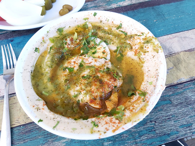 עוזי חומוס פול - סניף פולג - הסעדה