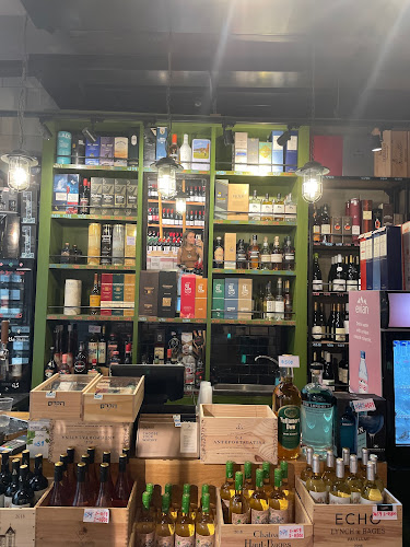 שוק האוכל שרונה מרקט, אלוף קלמן מגן 7, תל אביב-יפו, 6107079