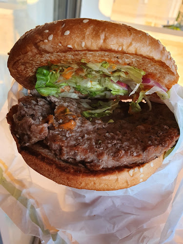 מקדונלד'ס - קניון השלום עזריאלי - הסעדה