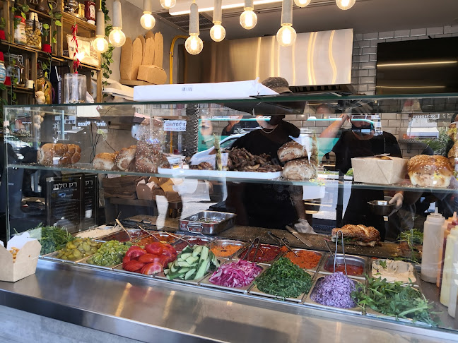 רק חלה - הסעדה