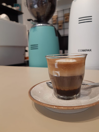 קפטיש – קפה קלוי במקום בתל אביב. Cafetish – Neighborhood Coffee Roastery in Tel Aviv - הסעדה