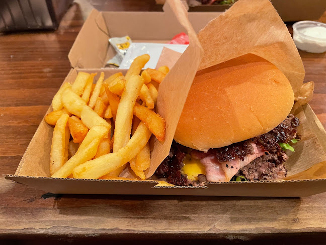 Opinii despre Lokal Burger în תל אביב-יפו - הסעדה