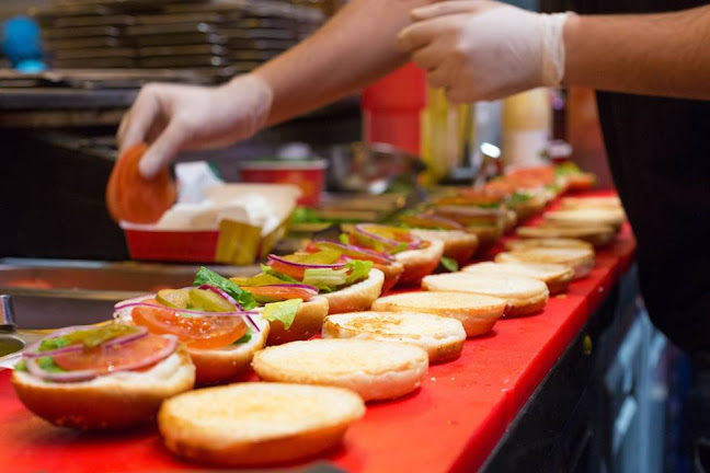 Eight 8 אשקלון - הסעדה