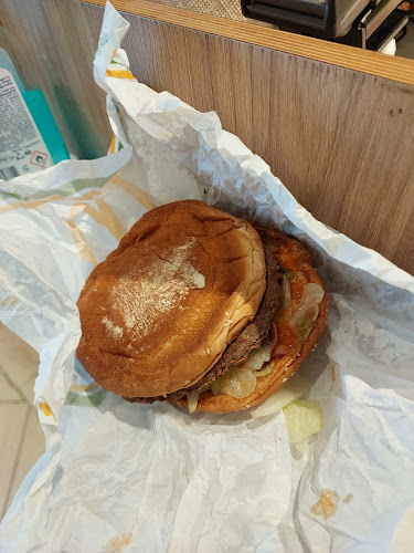 Opinii despre מקדונלד'ס - דלק אולגה în חדרה - הסעדה