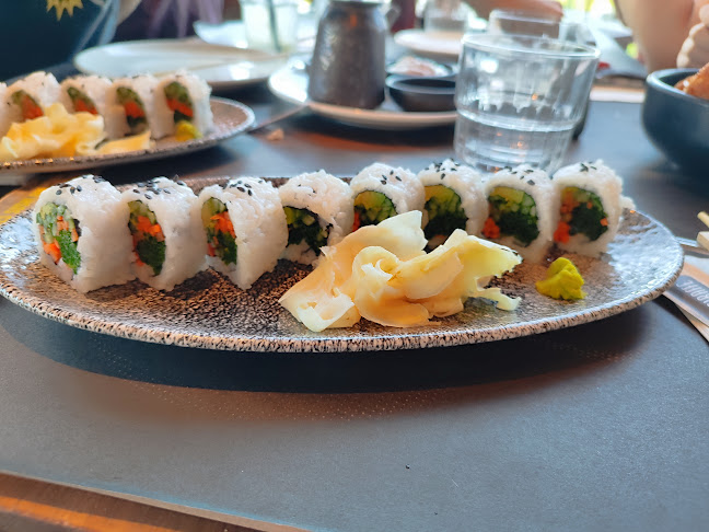 ג׳ירף נס ציונה - הסעדה