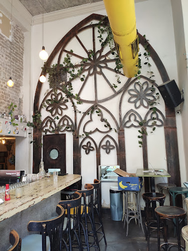 פימפינלה- פולחן ערק ודגים - הסעדה