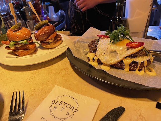 בסטורי - הסעדה