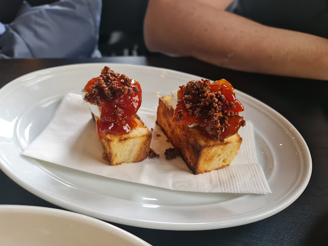 דולצ׳ה - פיצה נאפוליטנית