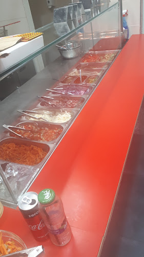 פינת הפיצה והפלאפל