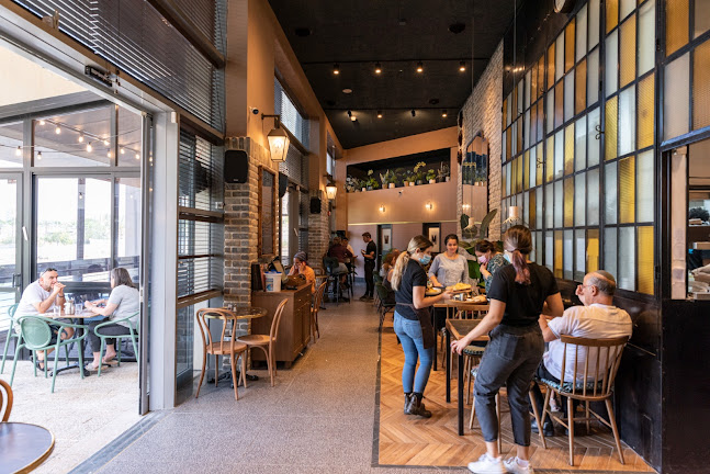 בליקר בייקרי מודיעין - כשר למהדרין חלבי