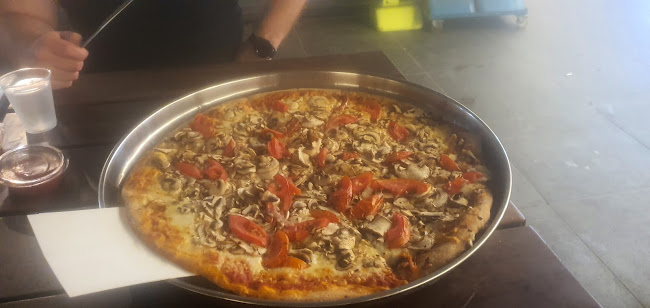 פאפא ג'ינוס פיצה - רמת גן