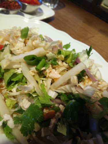 טייגר לילי - הסעדה