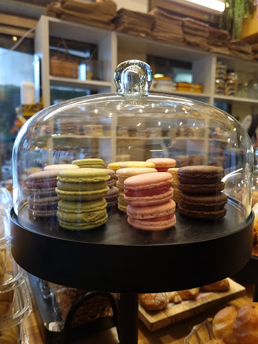 רחליז Rachely's - בית קפה ומאפה גני תקווה