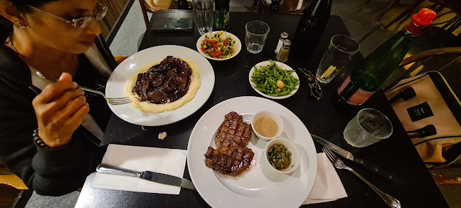 רחבת הבנים, בית יצחק שער חפר