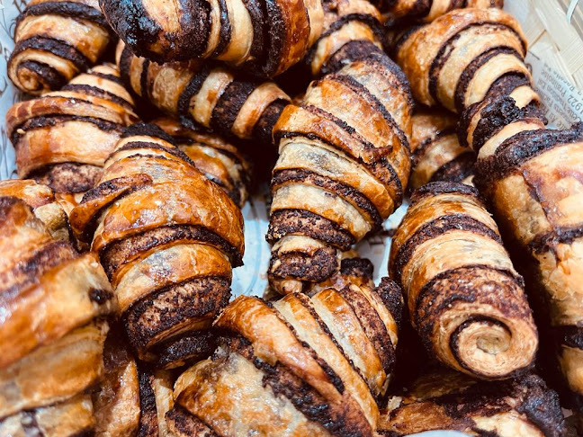 אדל - קונדטוריה, מאפה וקפה