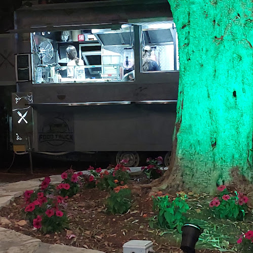 פודטראק בית זית (אתר הדינוזאורים) - בית זית