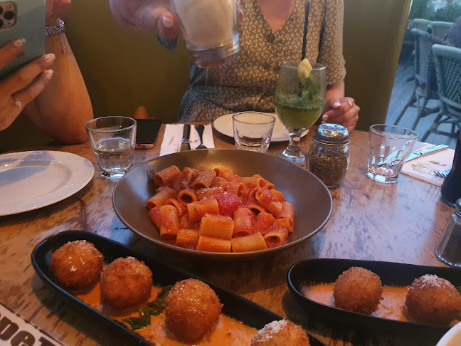 ויצמן‬ 2, תל אביב-יפו