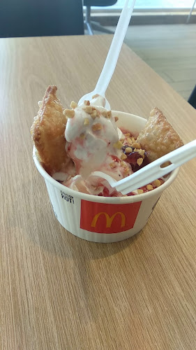 Opinii despre מקדונלד'ס - לונדון מיניסטור, תל אביב în תל אביב-יפו - הסעדה