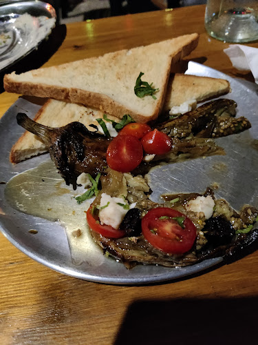 בר שכונתי קטן (פרלה) - הסעדה