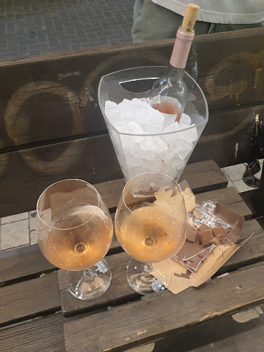 יין בעיר שינקין - הסעדה