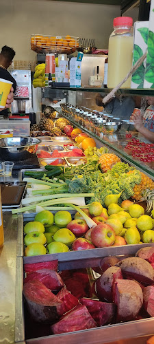 Opinii despre עוזי אלי איש האתרוגים - שוק הכרמל תל אביב în תל אביב-יפו - הסעדה