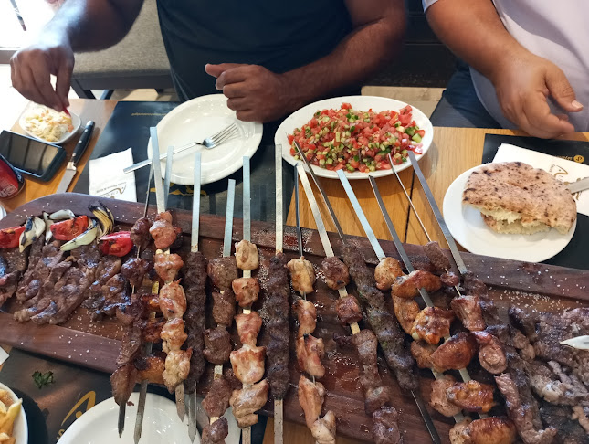 Alyan BBQ&Steak Restaurant - הסעדה