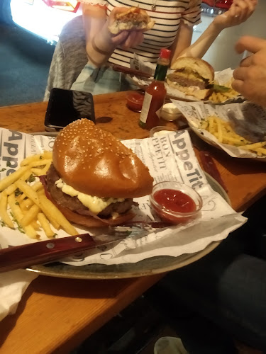 בירה ואוכל - הסעדה